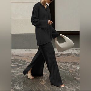 Commense Wide Leg Pleated Pants Side Slit Solid Black Size Medium Women’s
